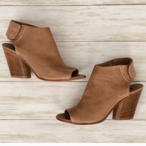 Steve Madden Whiskey leather peep toe booties size 8